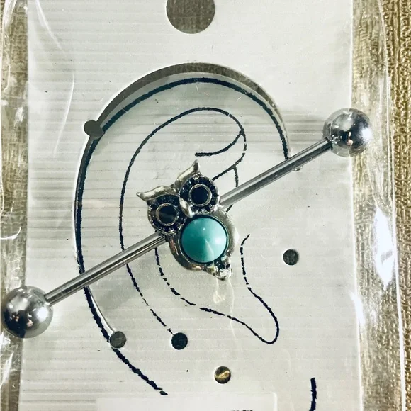 Ear Ring - Picture 1 of 2